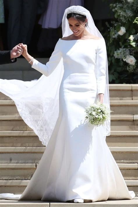 meghan markle wedding dress fit